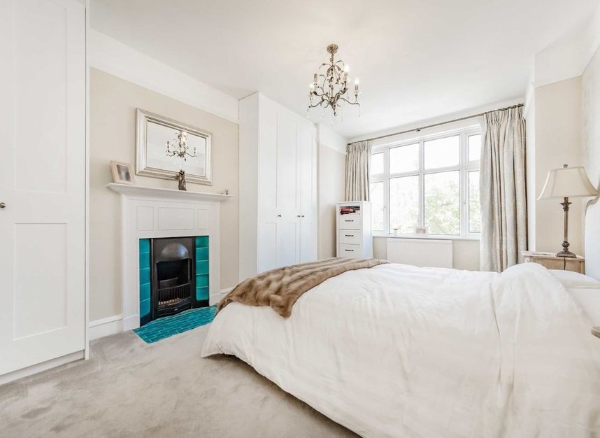 Properties sold in Westbourne Avenue - W3 6JL view8