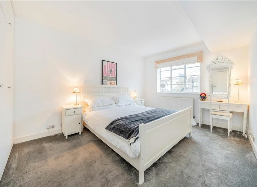 Properties for sale in Westbourne Crescent - W2 3DB view6