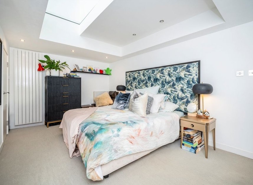 Properties for sale in Westbourne Road - N7 8AN view3