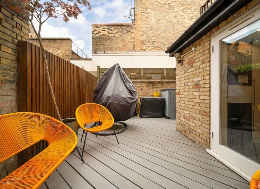 Properties for sale in Westbourne Road - N7 8AN view4
