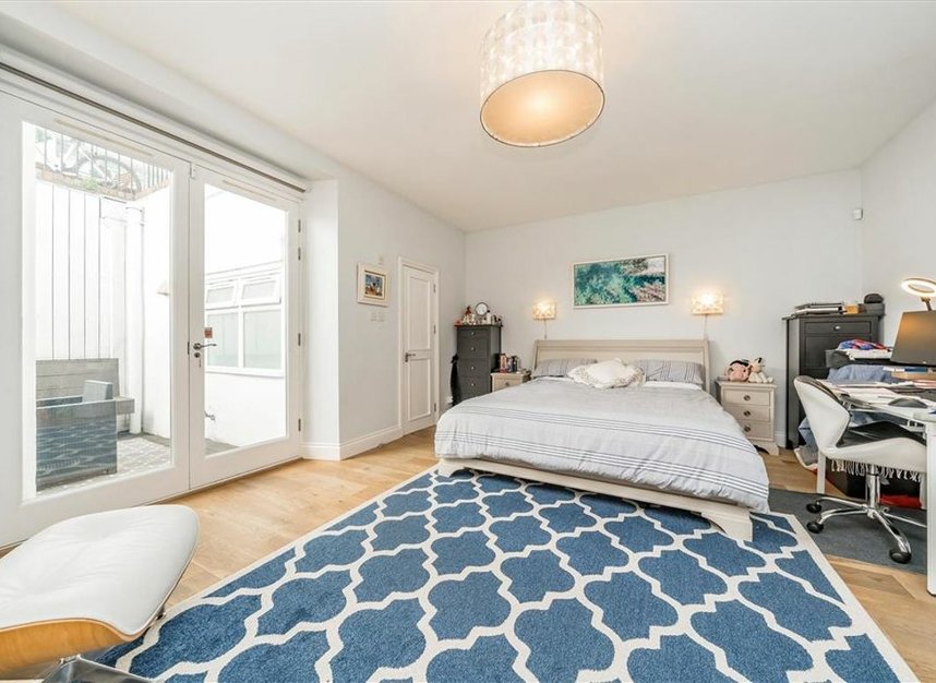 Properties for sale in Westbourne Terrace - W2 3UY view4