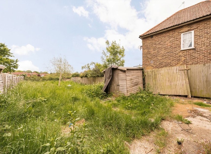 Properties for sale in Westcott Crescent - W7 1PA view3