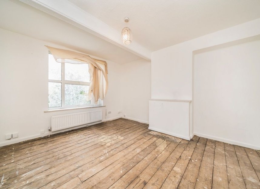 Properties for sale in Westcott Crescent - W7 1PA view2