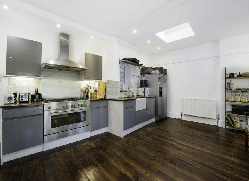 Properties for sale in Weston Road - W4 5NJ view3