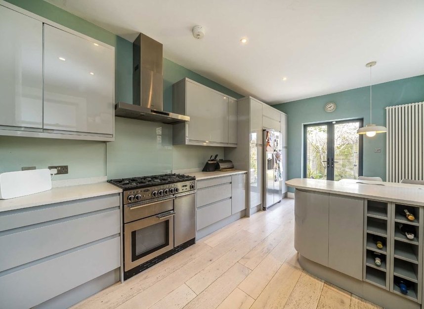Properties for sale in Weston Road - W4 5NJ view5