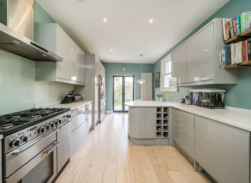 Properties for sale in Weston Road - W4 5NJ view4