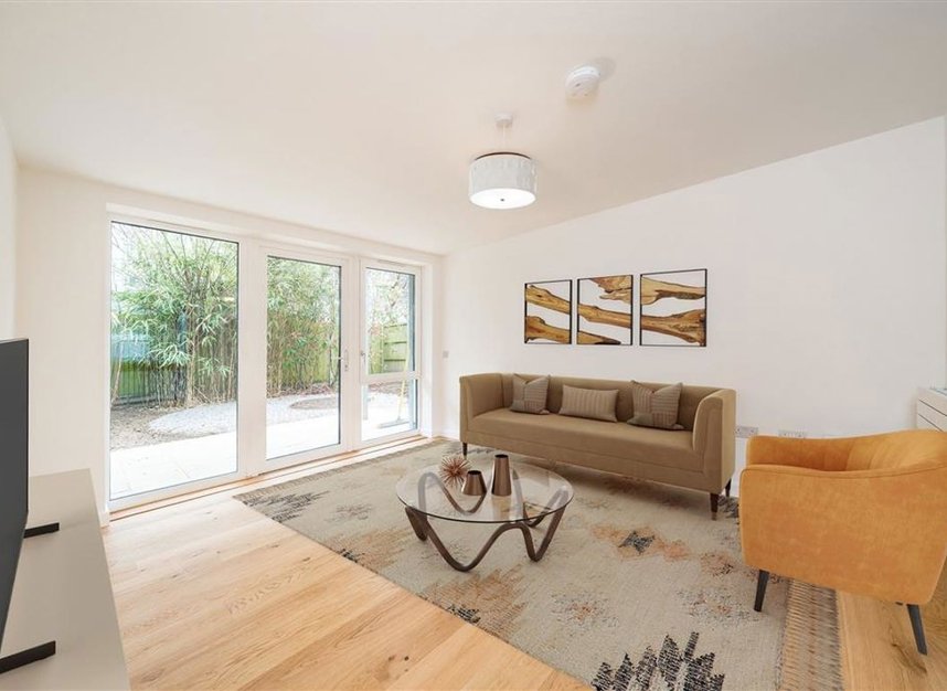 Properties for sale in Wharncliffe Mews - SW4 8DP view3
