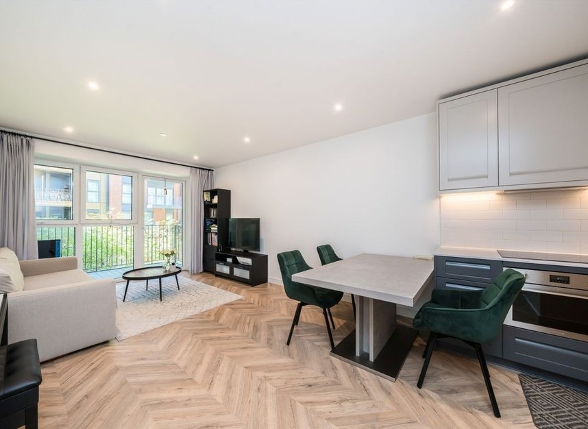 Properties for sale in Wheatfield Way - KT1 2TU view4