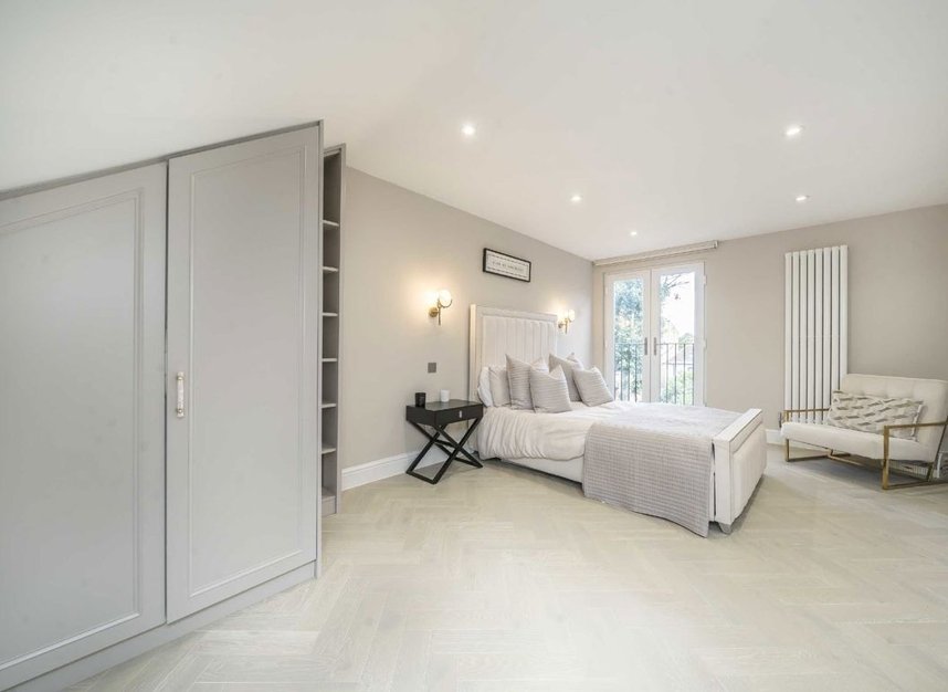 Properties for sale in Whitehall Gardens - W3 9RD view5