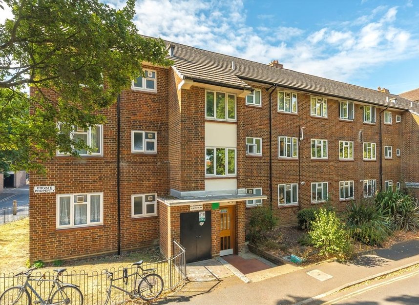 Properties for sale in Whitnell Way - SW15 6DQ view1