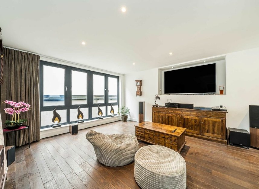 Properties sold in Whittlebury Mews West - NW1 8HS view8