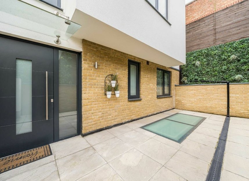 Properties sold in Whittlebury Mews West - NW1 8HS view1