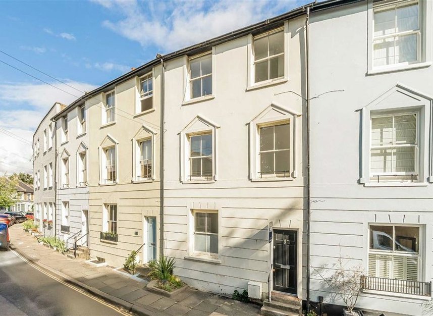 Properties for sale in Wick Road - TW11 9DW view1