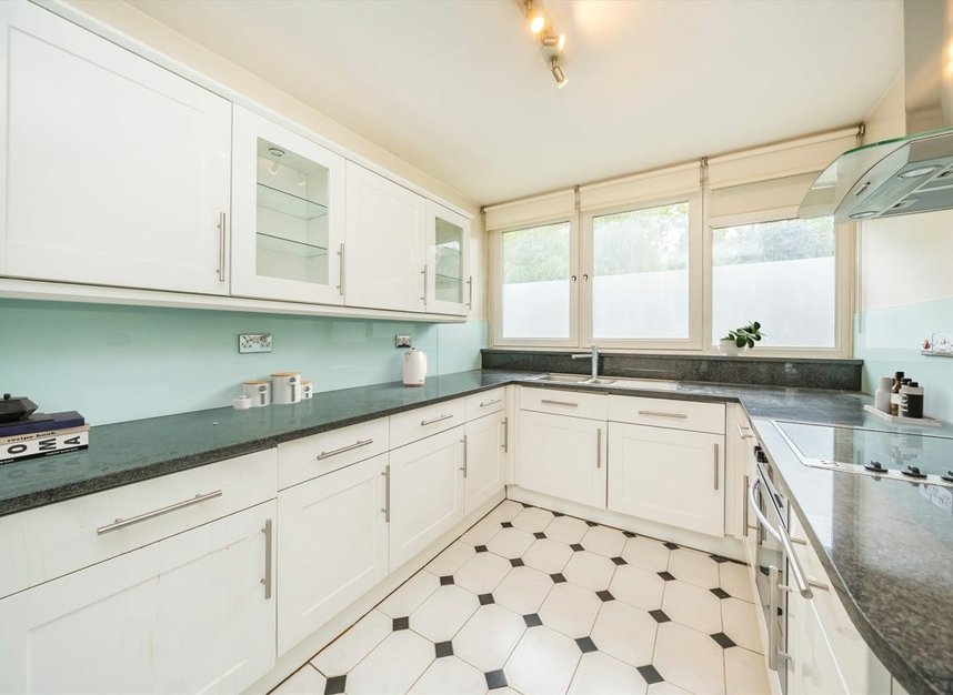 Properties for sale in Wimbledon Park Road - SW19 6PP view2