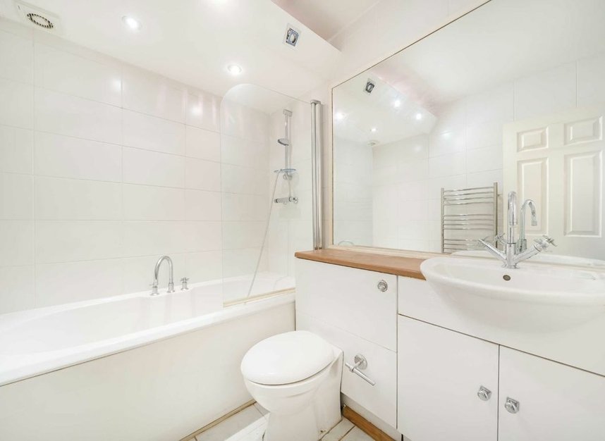 Properties for sale in Wimbledon Park Road - SW19 6PP view5