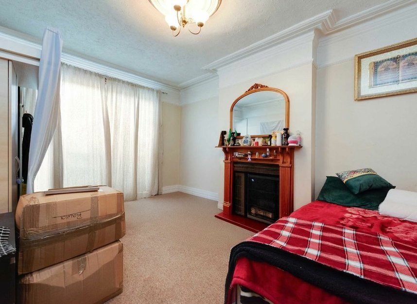 Properties for sale in Wimborne Gardens - W13 8BZ view5