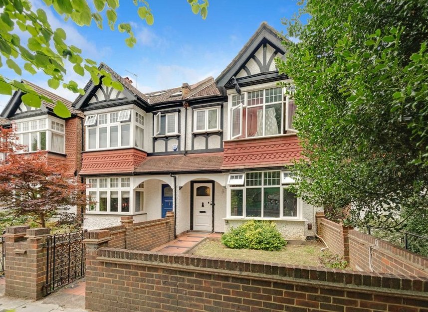 Properties for sale in Wimborne Gardens - W13 8BZ view1