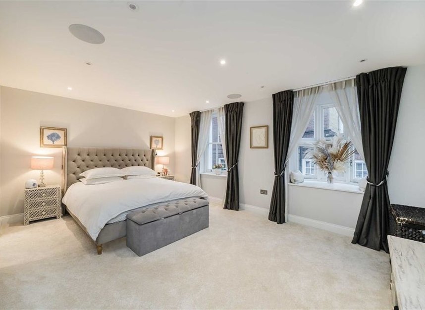 Properties for sale in Wimpole Mews - W1G 8PE view5