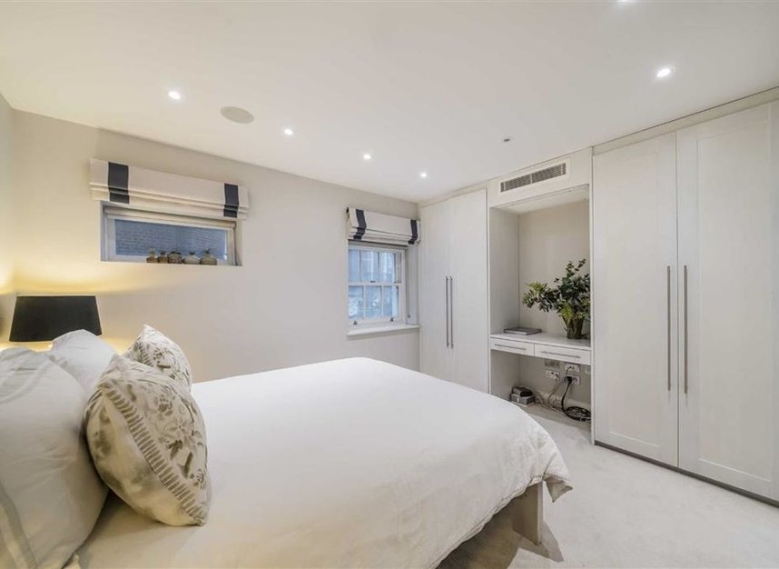 Properties for sale in Wimpole Mews - W1G 8PE view9