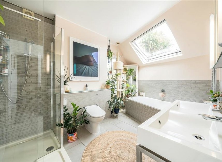 Properties for sale in Windmill Drive - SW4 9DE view8