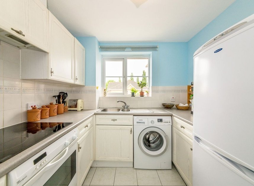 Properties for sale in Winery Lane - KT1 3GF view3