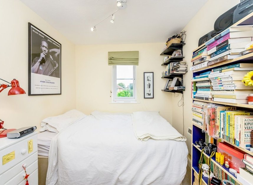 Properties for sale in Winery Lane - KT1 3GF view5