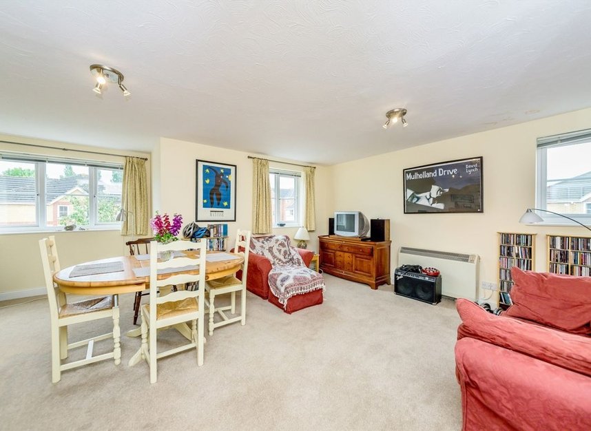 Properties for sale in Winery Lane - KT1 3GF view2