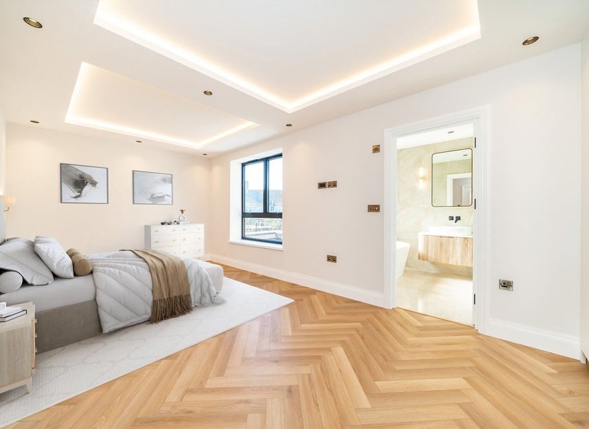 Properties for sale in Winston Close - SW20 9DT view6