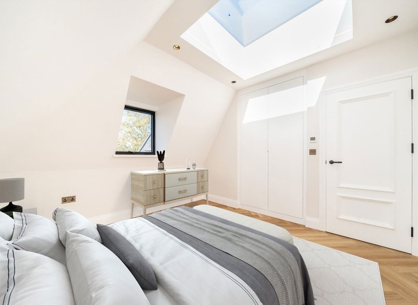 Properties for sale in Winston Close - SW20 9DT view7