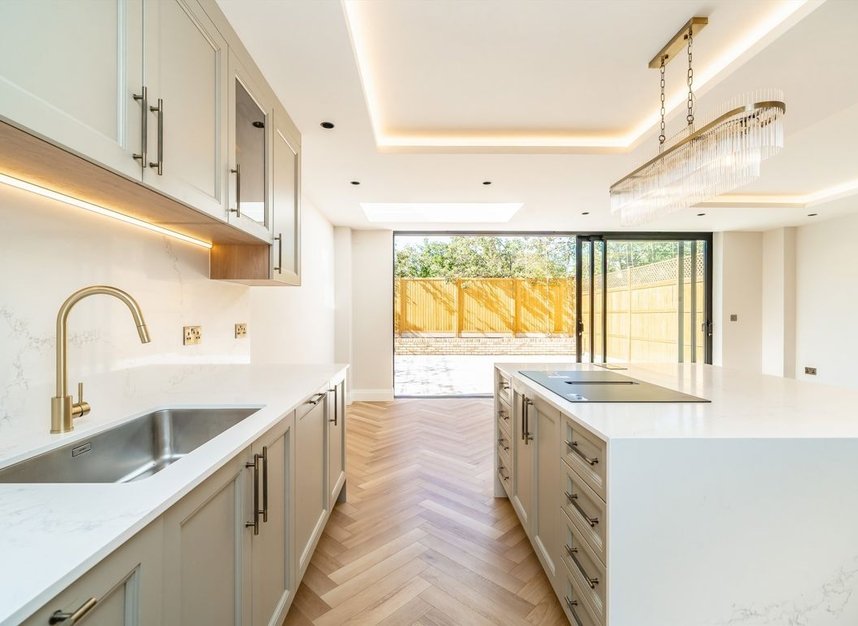 Properties for sale in Winston Close - SW20 9DT view3