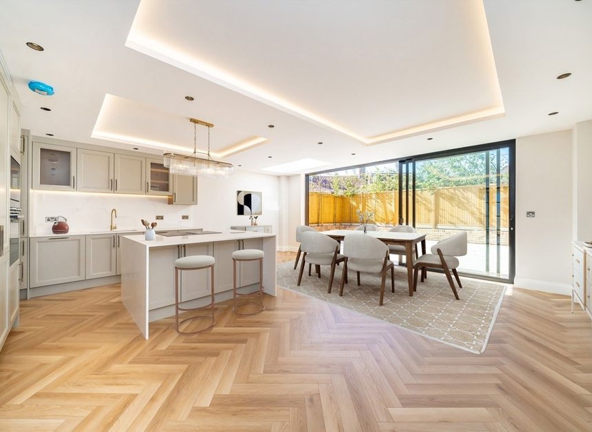 Properties for sale in Winston Close - SW20 9DT view4