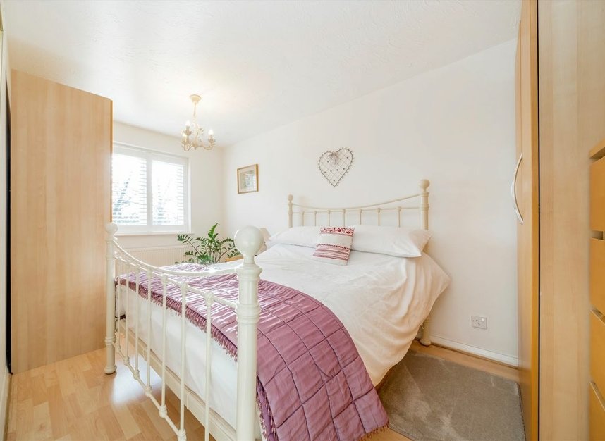 Properties for sale in Winterburn Close - N11 3DJ view4