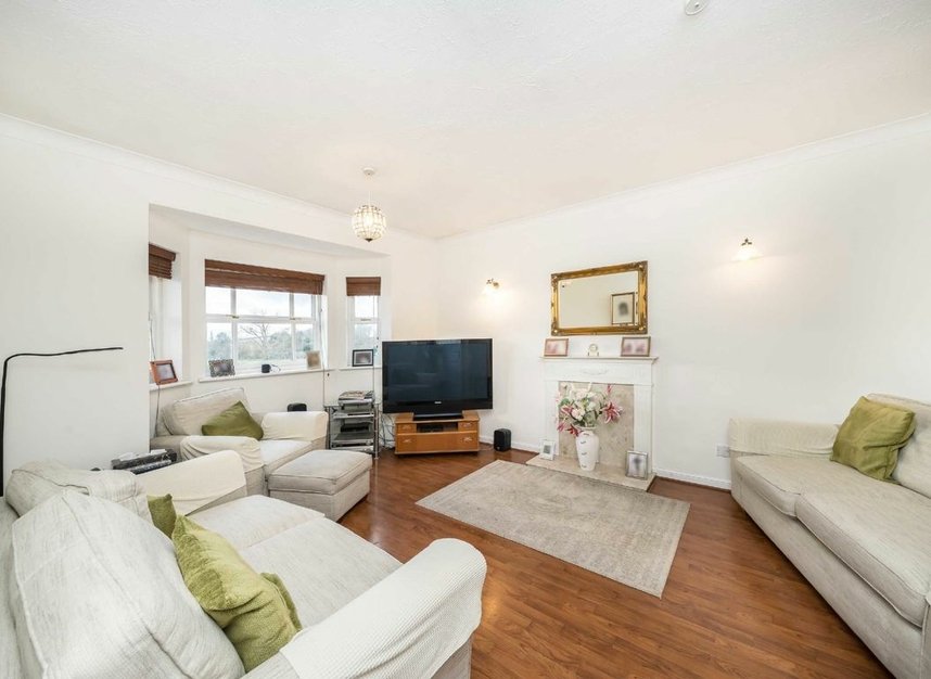 Properties for sale in Wittering Close - KT2 5GA view2