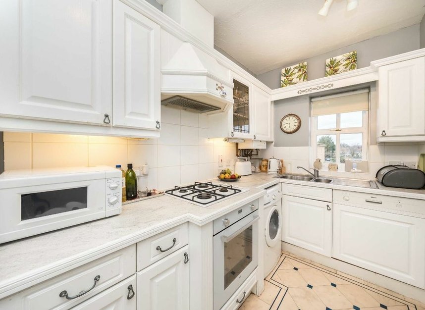 Properties for sale in Wittering Close - KT2 5GA view3