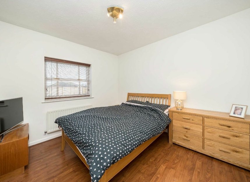 Properties for sale in Wittering Close - KT2 5GA view5