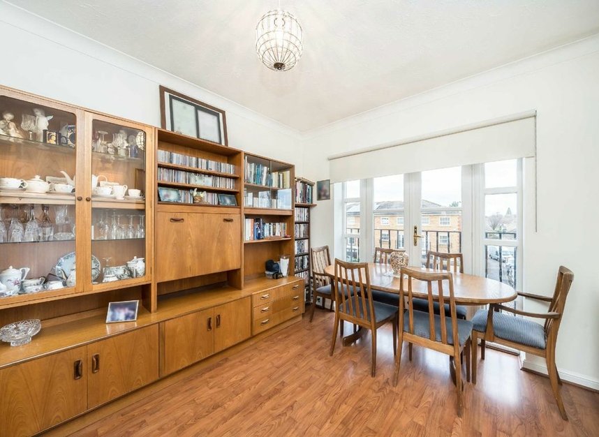 Properties for sale in Wittering Close - KT2 5GA view4