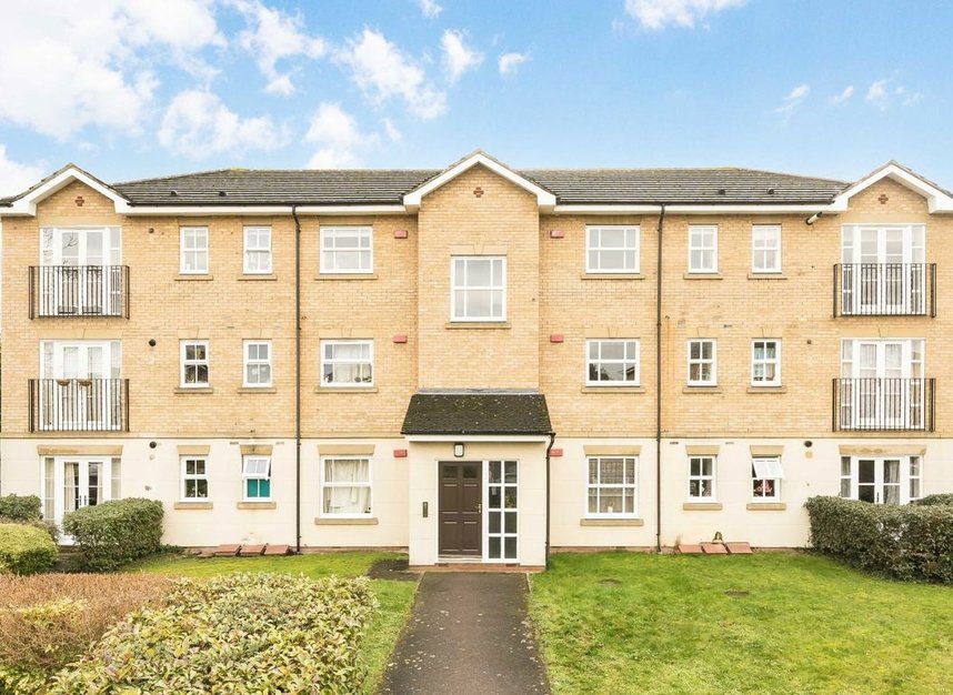 Properties for sale in Wittering Close - KT2 5GA view1