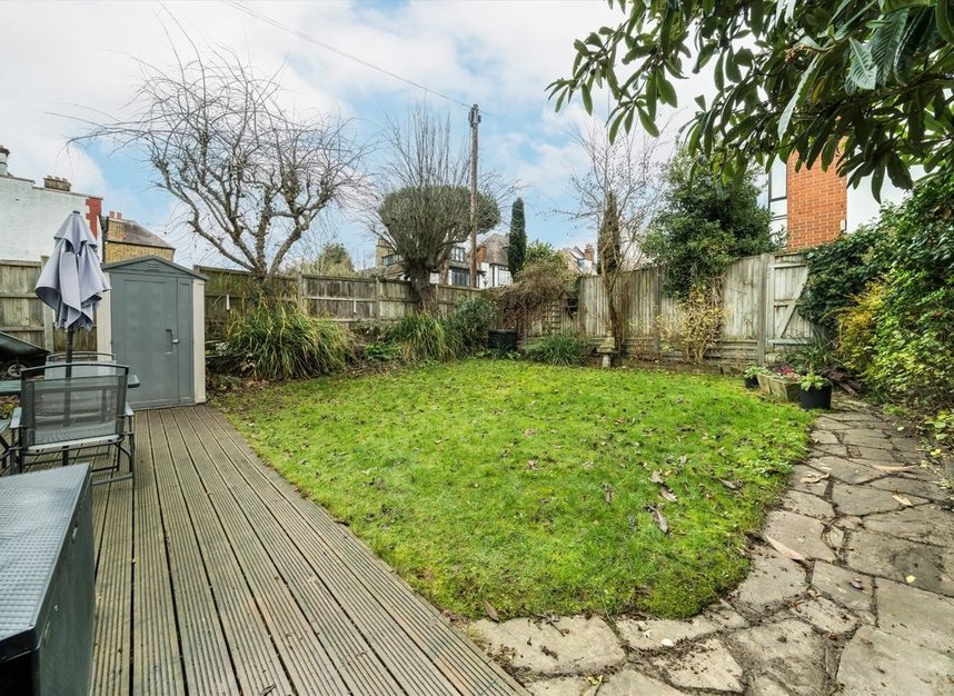 Properties for sale in Woodbourne Avenue - SW16 1UX view3