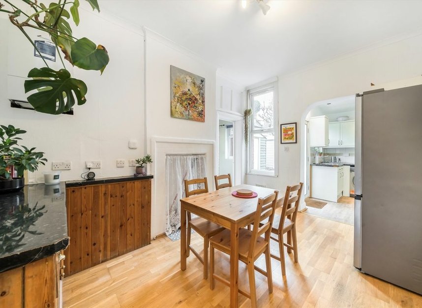 Properties for sale in Woodbourne Avenue - SW16 1UX view4