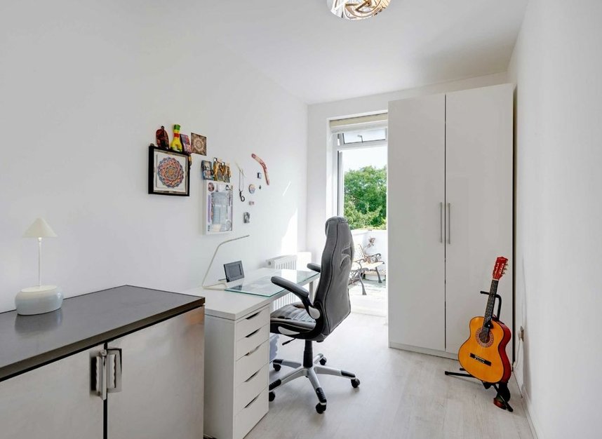 Properties for sale in Woodfield Road - W5 1SL view9