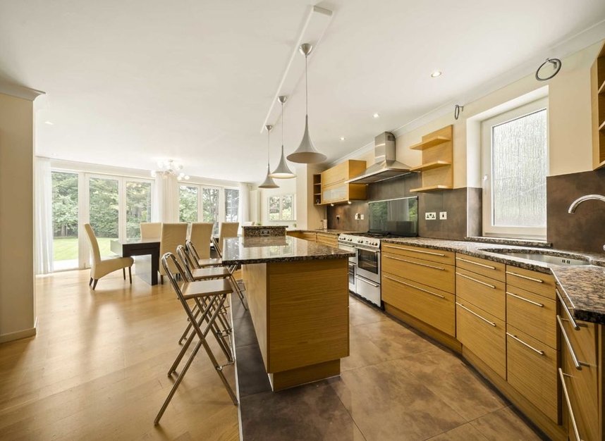 Properties for sale in Woodhouse Close - UB6 8LF view3