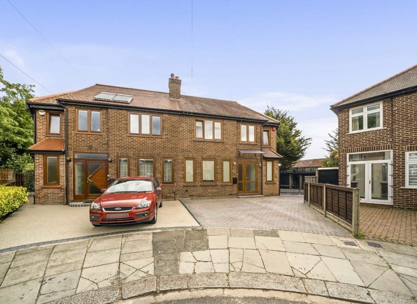 Properties for sale in Woodhouse Close - UB6 8LF view1