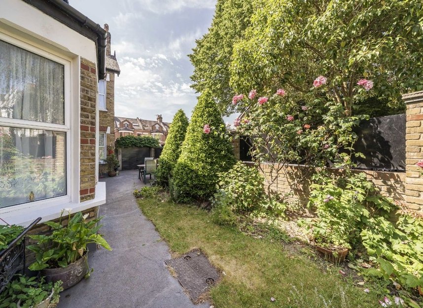 Properties for sale in Woodhurst Road - W3 6ST view8