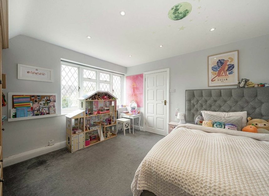 Properties sold in Woodlands Drive - TW16 5JS view7