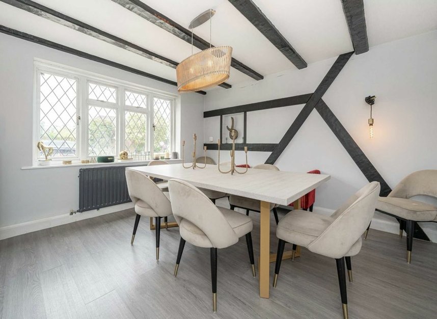 Properties sold in Woodlands Drive - TW16 5JS view4