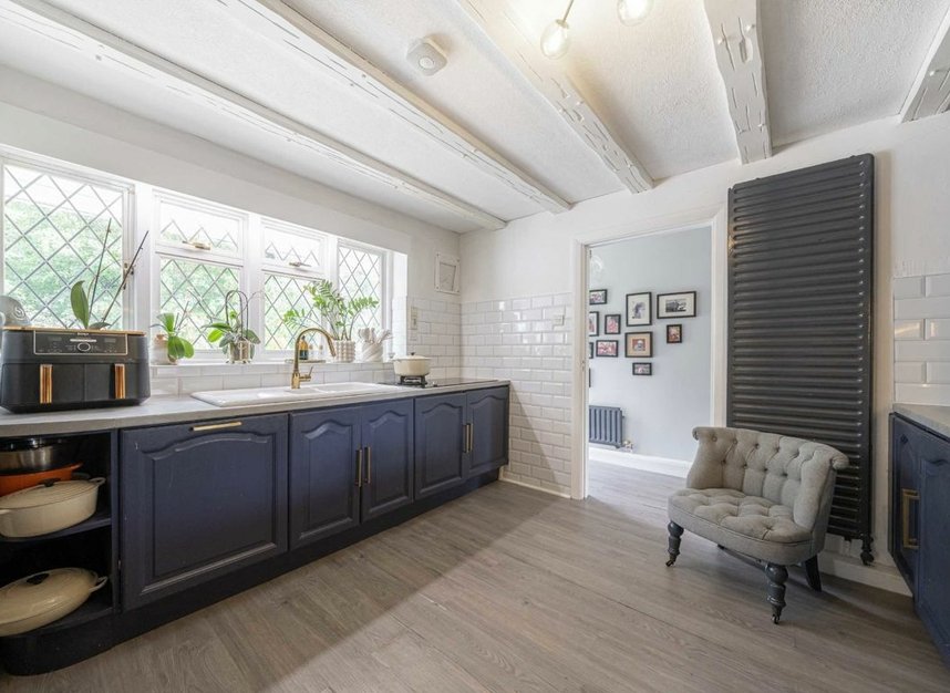 Properties sold in Woodlands Drive - TW16 5JS view8