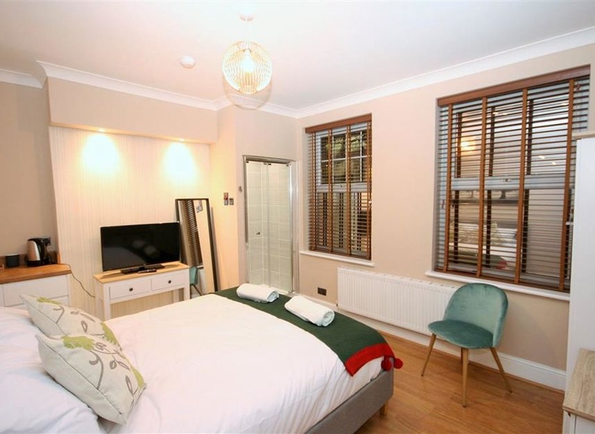 Properties for sale in Woodseer Street - E1 5HD view10