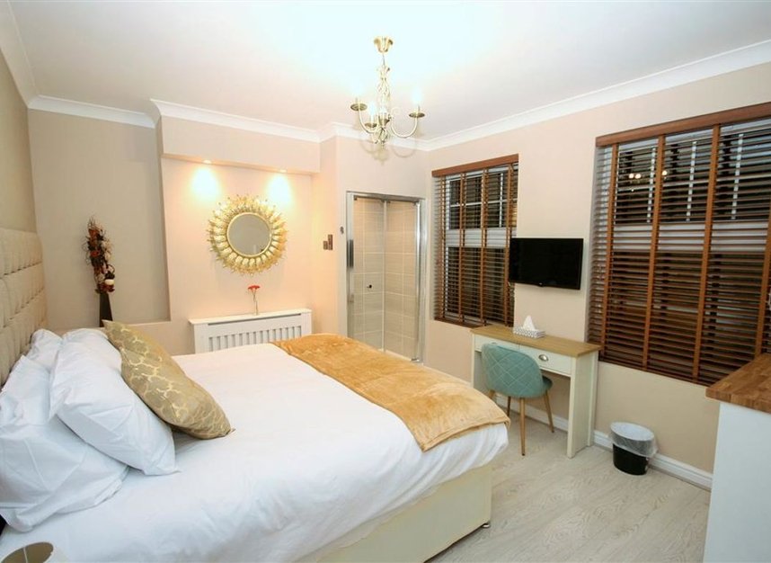 Properties for sale in Woodseer Street - E1 5HD view12