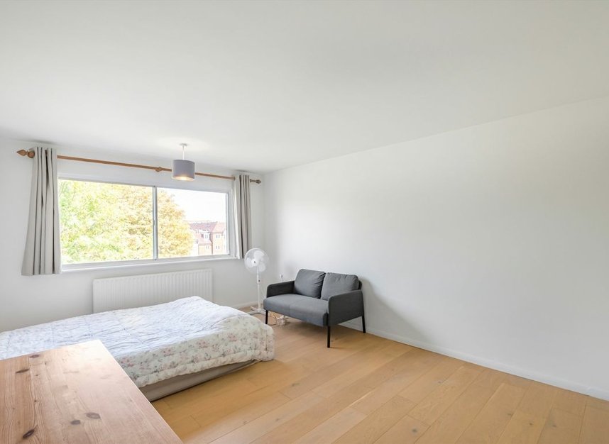 Properties for sale in Worple Road - SW19 4JB view3