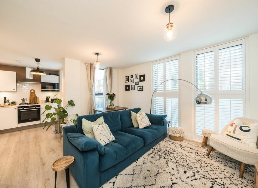 Properties for sale in Worple Road - SW19 4LB view1